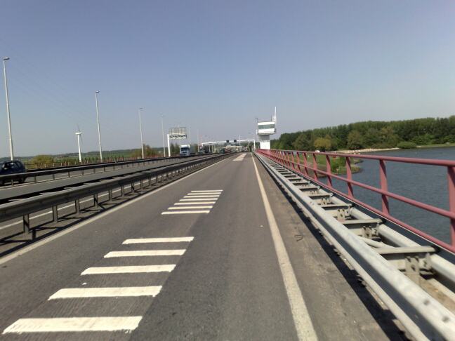 Haringvlietbrug weg met brugwachters hok